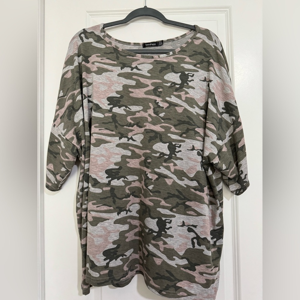 Women’s Short Sleeve Camo Tee- Boohoo